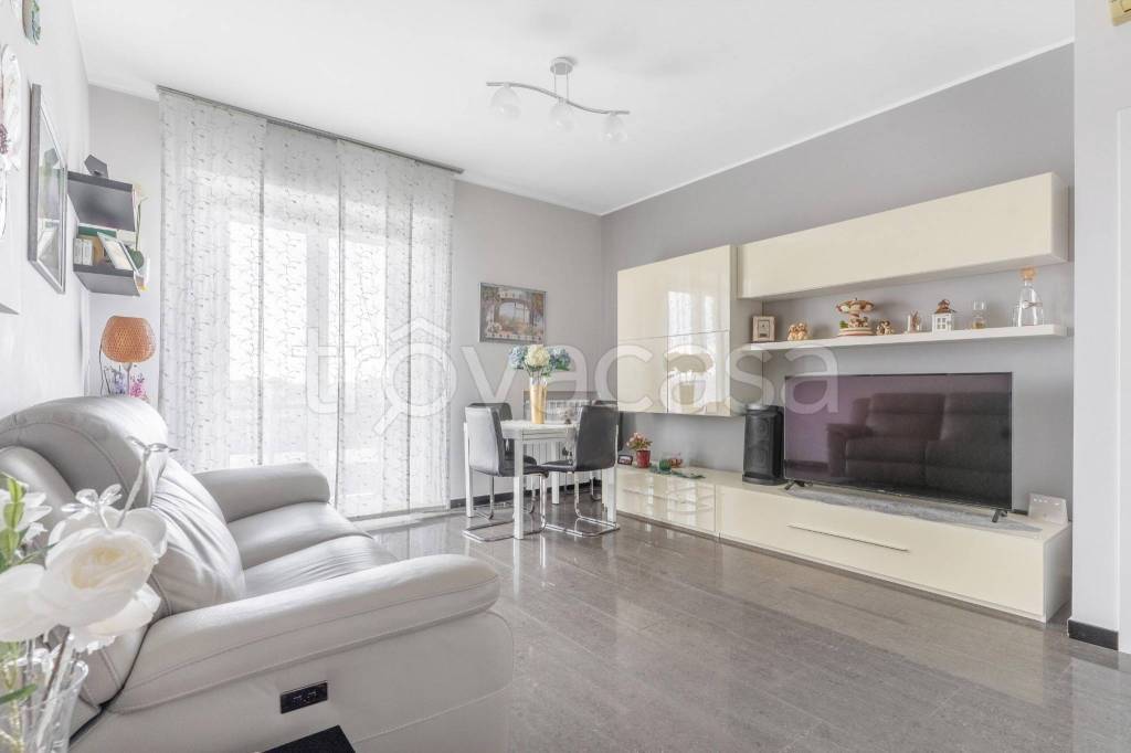 appartamento in vendita a Milano in zona Feltre