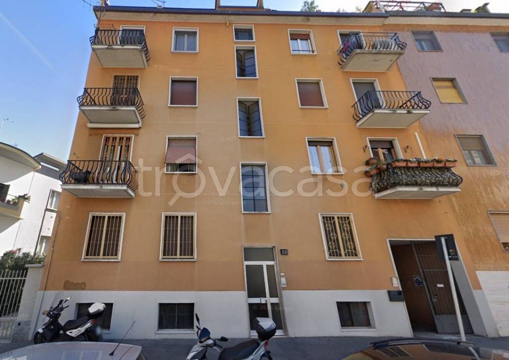 appartamento in vendita a Milano in zona Famagosta