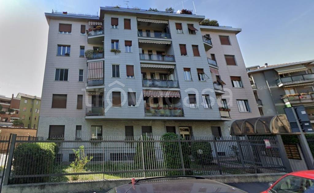 appartamento in vendita a Milano in zona Dergano