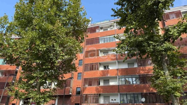 appartamento in vendita a Milano in zona Famagosta