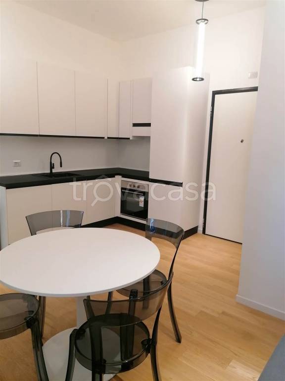appartamento in vendita a Milano in zona Porta Vittoria