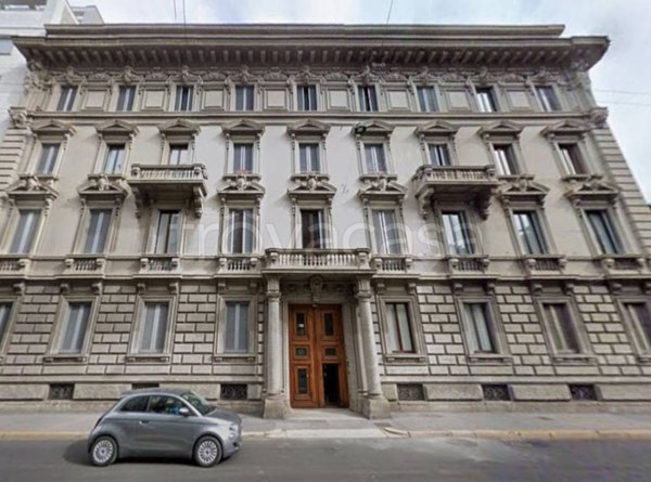 appartamento in vendita a Milano in zona Sant'Ambrogio