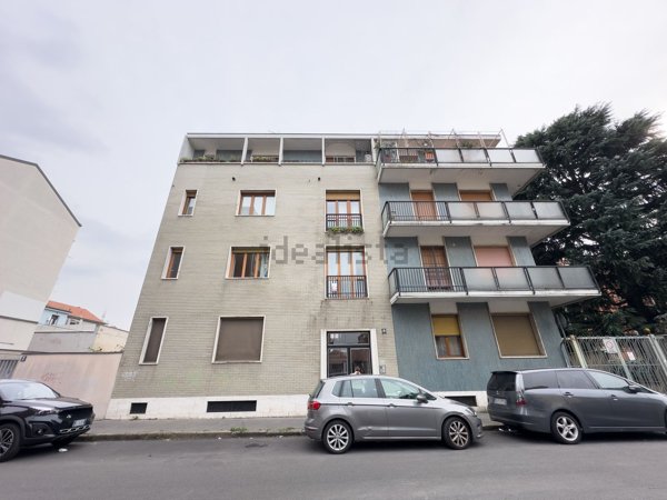 appartamento in vendita a Milano in zona Baggio
