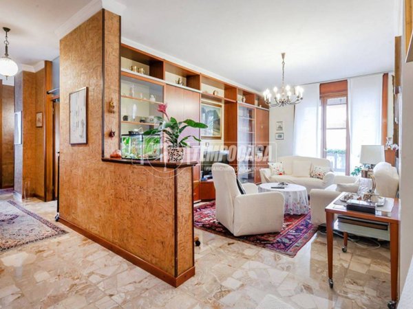 appartamento in vendita a Milano in zona Dergano