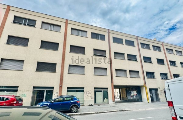 ufficio in vendita a Milano in zona Bovisa