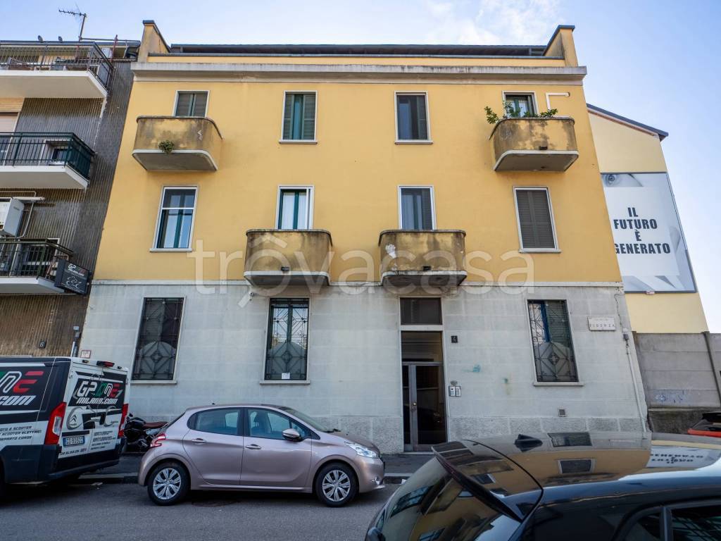 appartamento in vendita a Milano in zona Rogoredo