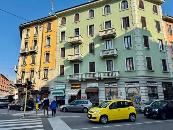 negozio in vendita a Milano in zona Affori