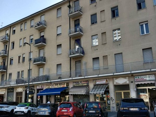 appartamento in vendita a Milano in zona Barona