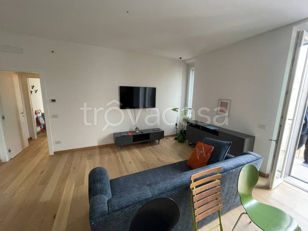appartamento in vendita a Milano in zona Barona