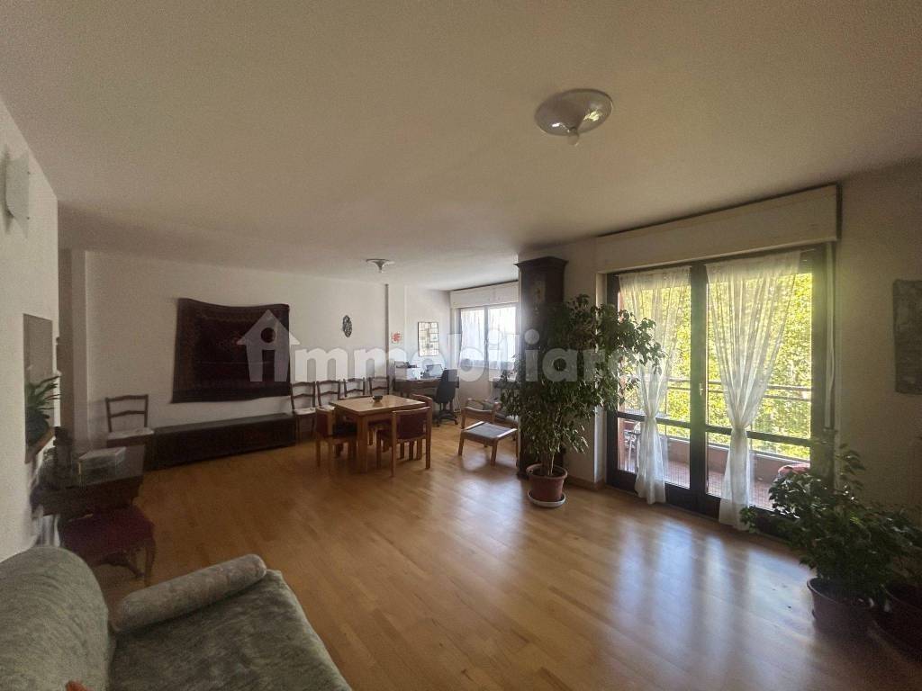 appartamento in vendita a Milano in zona Barona