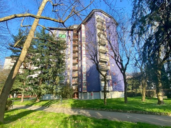 appartamento in vendita a Milano in zona Baggio