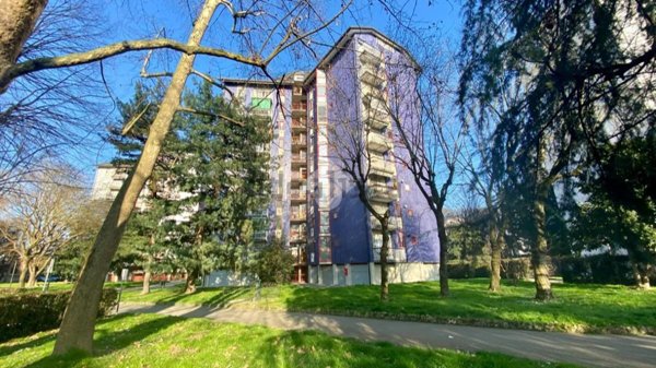 appartamento in vendita a Milano in zona Baggio