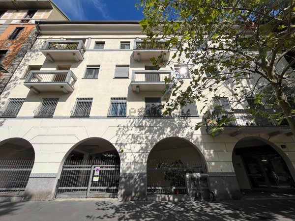 negozio in vendita a Milano in zona Garegnano
