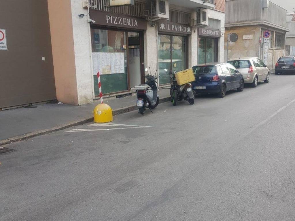 negozio in vendita a Milano in zona Precotto