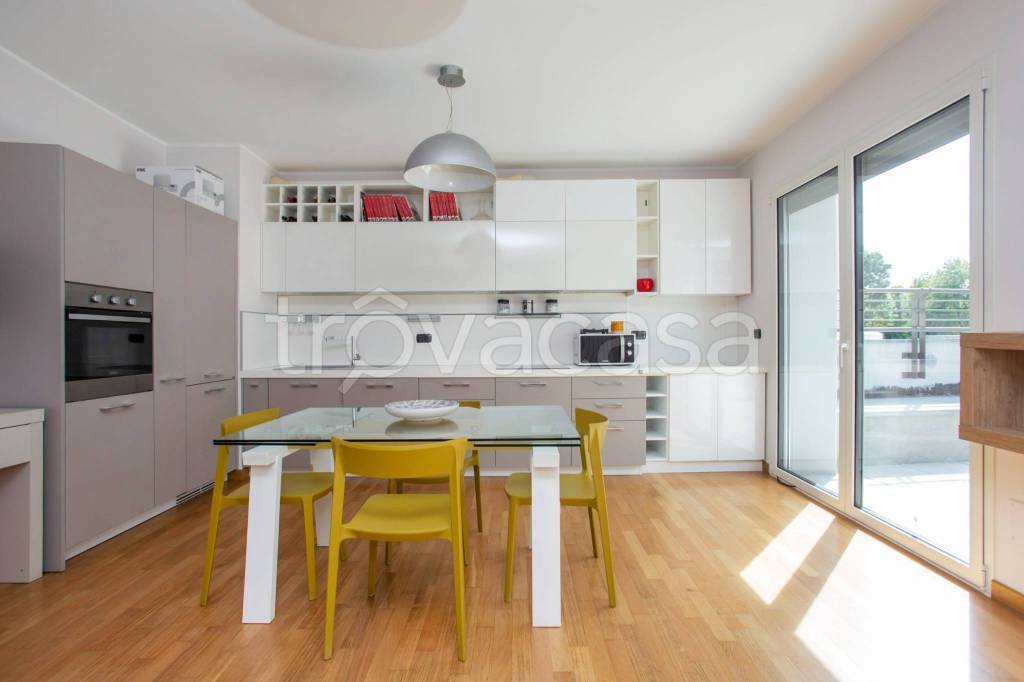 appartamento in vendita a Milano in zona Vigentino