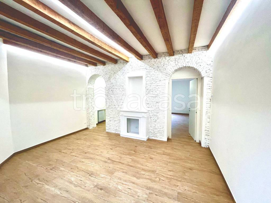 appartamento in vendita a Milano in zona Porta Genova