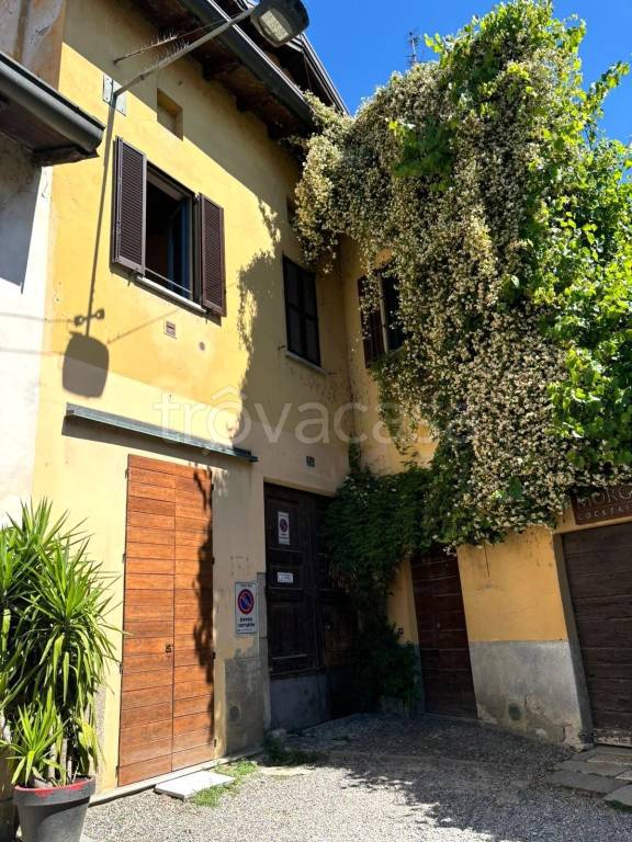 appartamento in vendita a Milano in zona Porta Genova