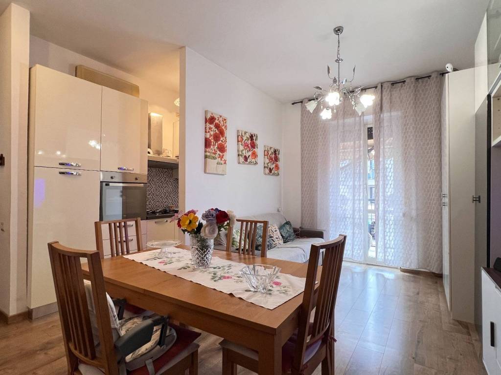 appartamento in vendita a Milano in zona Baggio