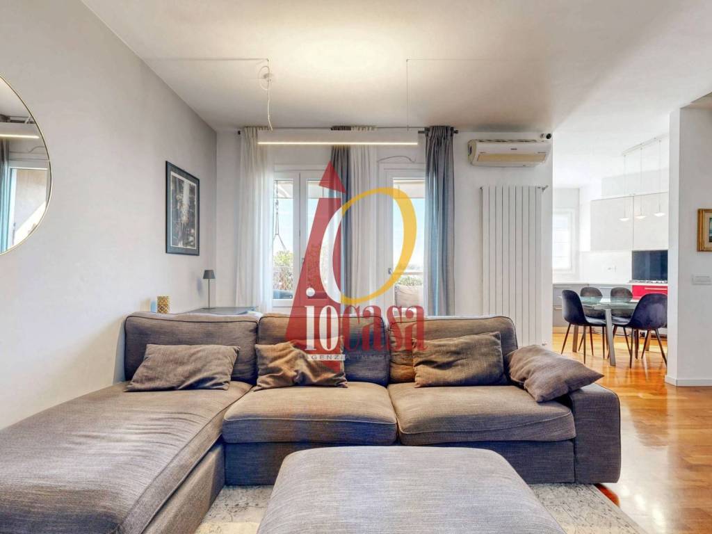 appartamento in vendita a Milano in zona Porta Genova