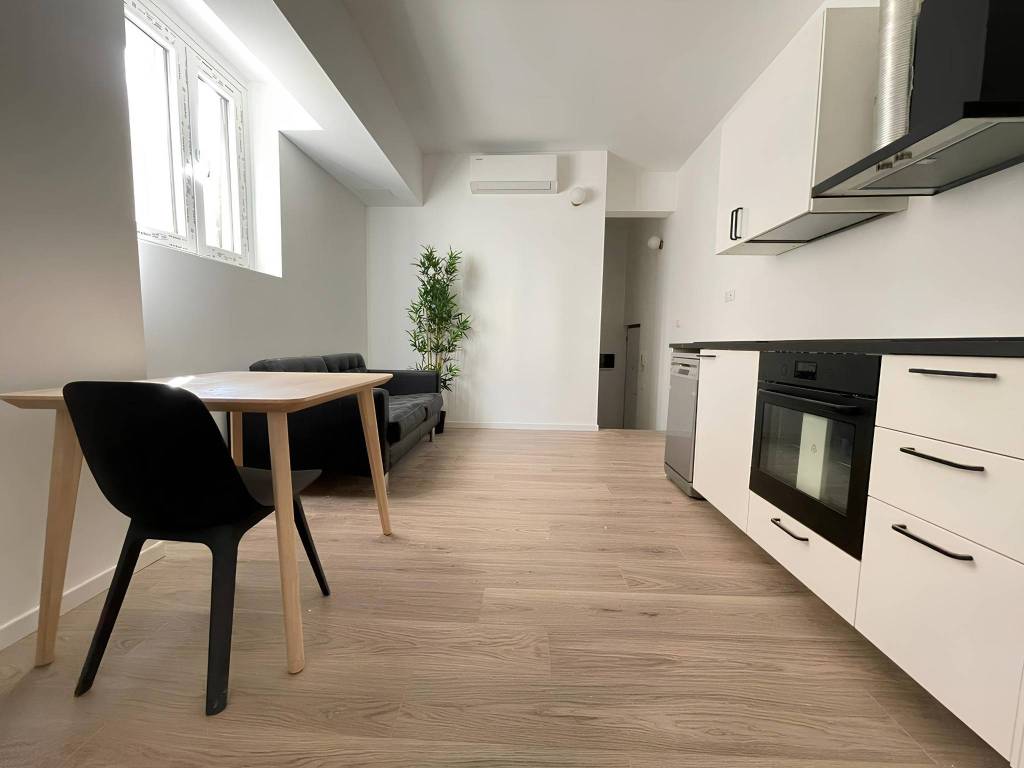 appartamento in vendita a Milano in zona Solari