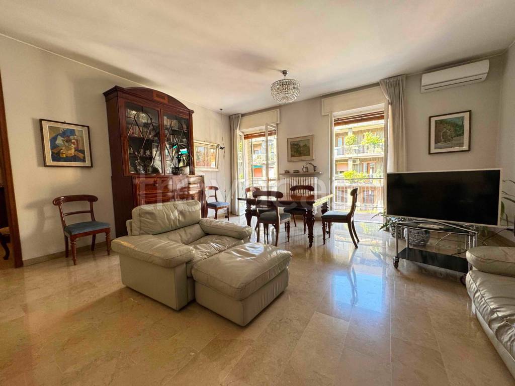 appartamento in vendita a Milano in zona XXII Marzo