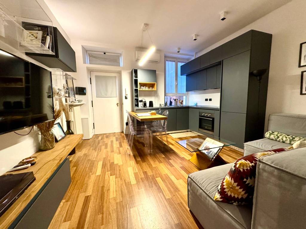 appartamento in vendita a Milano in zona Porta Nuova