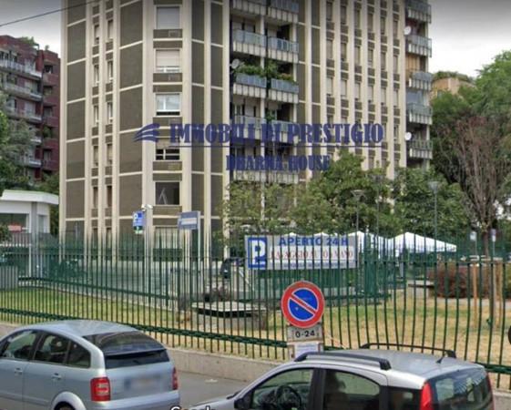 negozio in vendita a Milano in zona Porta Romana