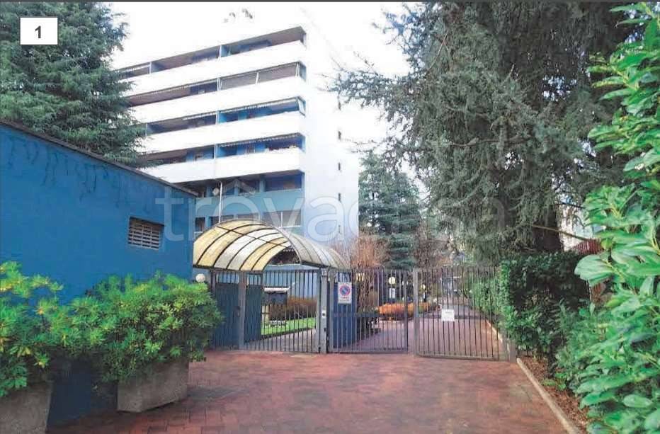 appartamento in vendita a Milano in zona Quarto Cagnino