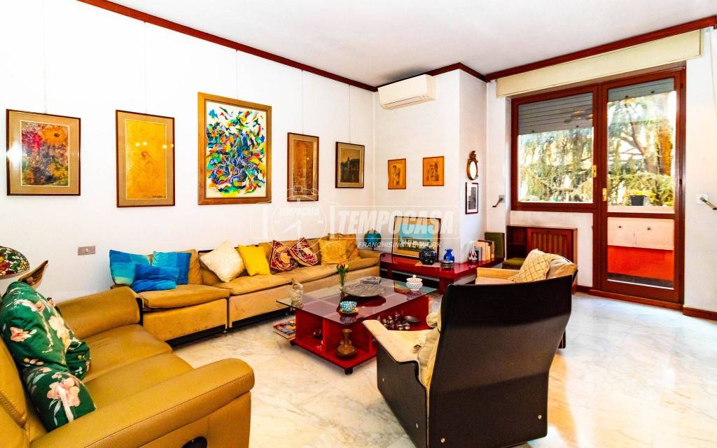 appartamento in vendita a Milano in zona Piazzale Lodi