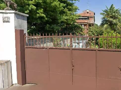 appartamento in vendita a Milano in zona Baggio