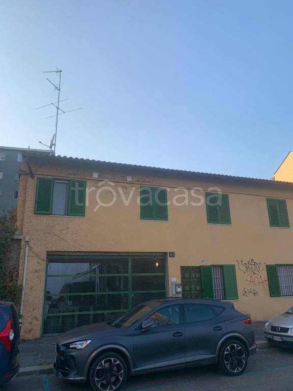 appartamento in vendita a Milano in zona Cascina dei Pomi