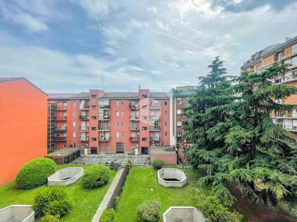 appartamento in vendita a Milano in zona Affori