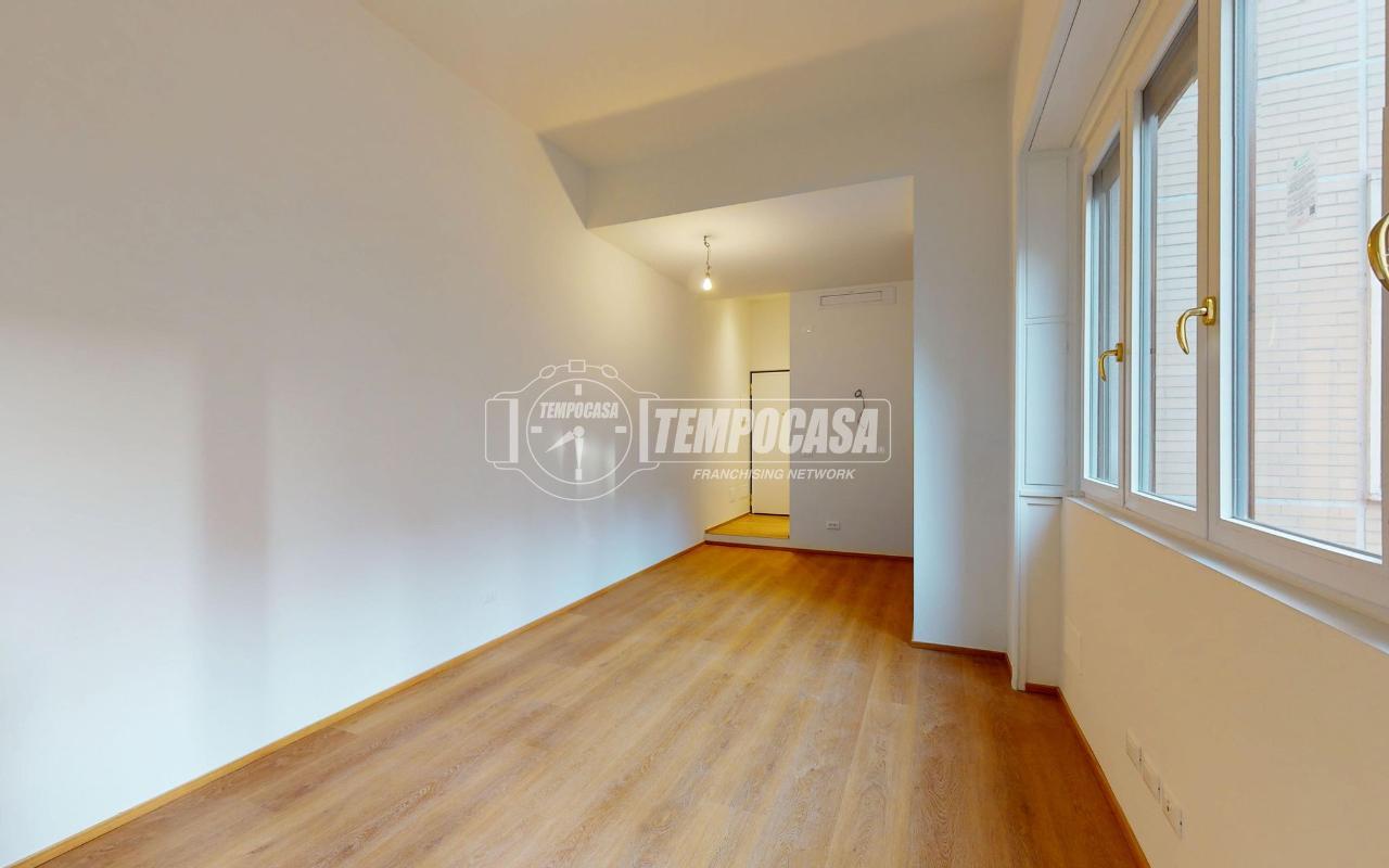 appartamento in vendita a Milano in zona Loreto