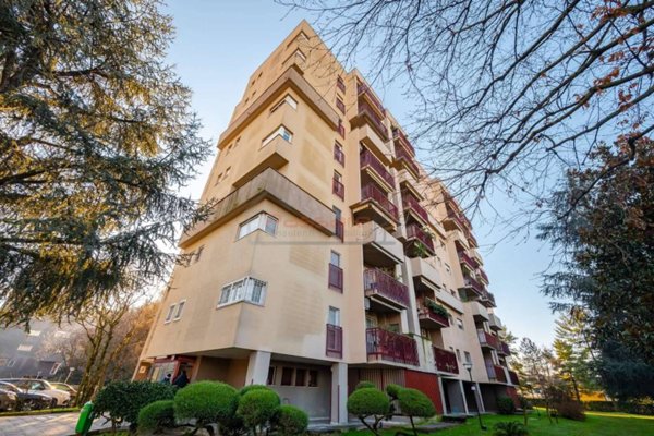 appartamento in vendita a Milano in zona Gallaratese