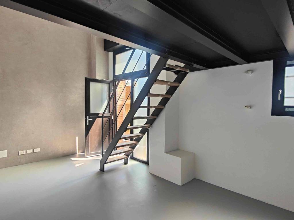 appartamento in vendita a Milano in zona Porta Vittoria