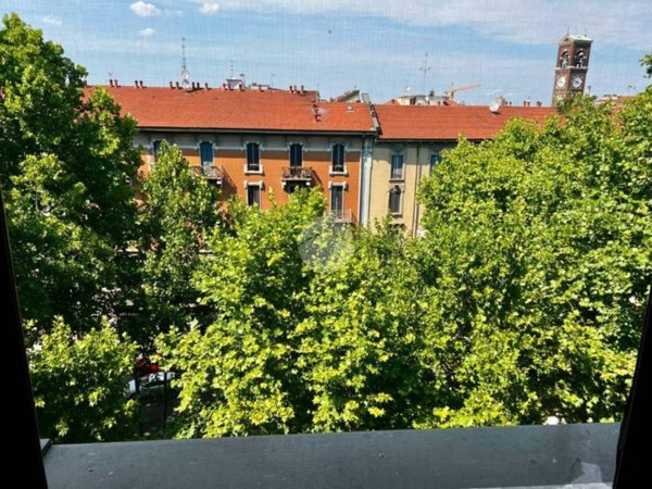 appartamento in vendita a Milano in zona Morivione