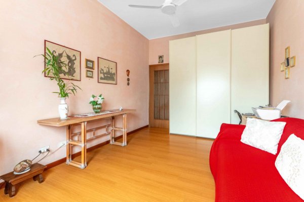 appartamento in vendita a Milano in zona Famagosta