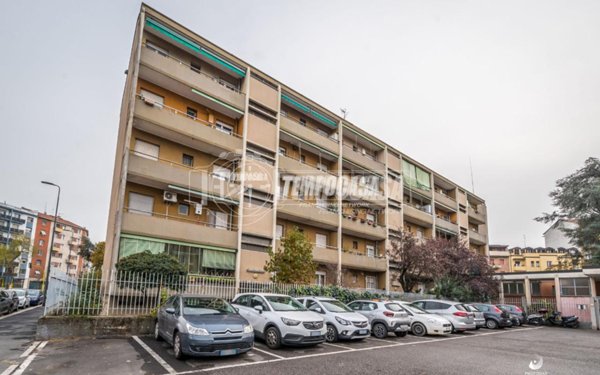 appartamento in vendita a Milano in zona Vigentino