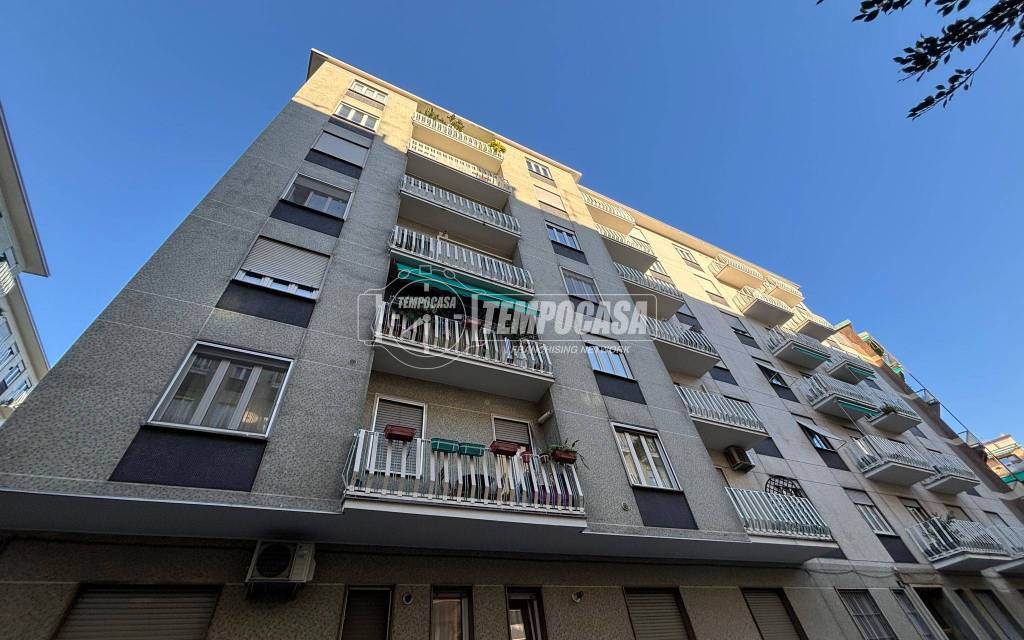 appartamento in vendita a Milano in zona Loreto