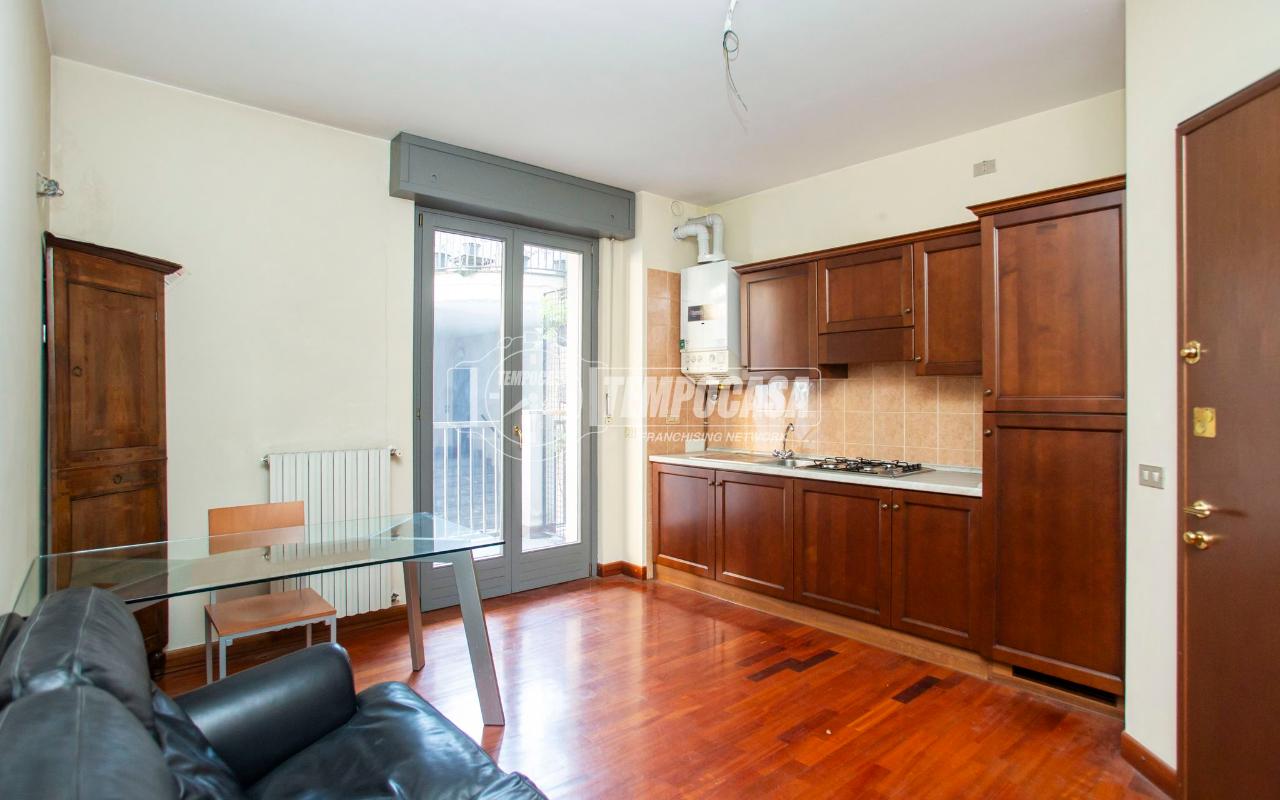 appartamento in vendita a Milano in zona Sempione