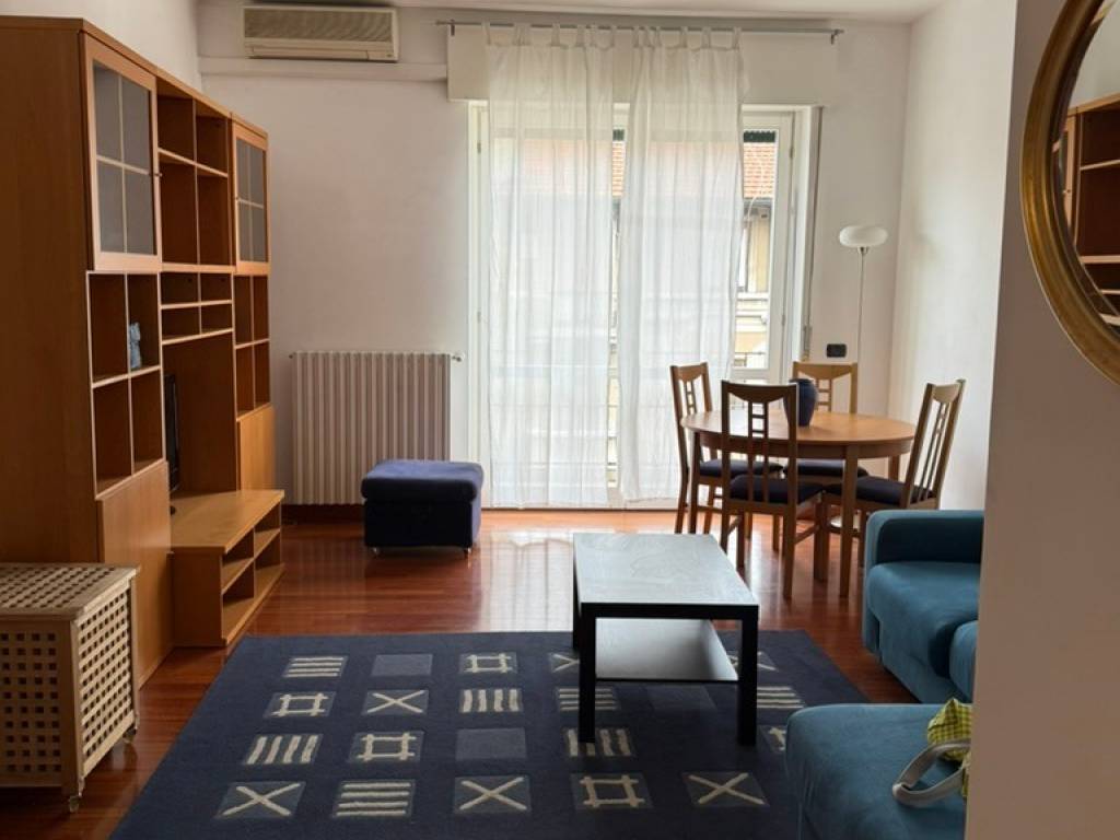 appartamento in vendita a Milano in zona Porta Genova