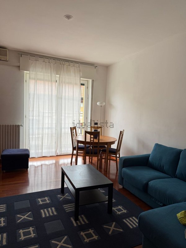 appartamento in vendita a Milano in zona Porta Genova