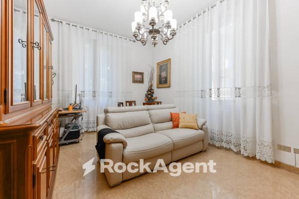 appartamento in vendita a Milano in zona Isola