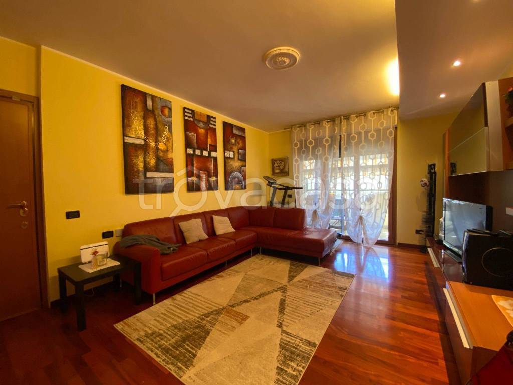 appartamento in vendita a Milano in zona Gratosoglio