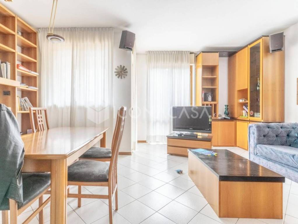 appartamento in vendita a Milano in zona Piazzale Lodi