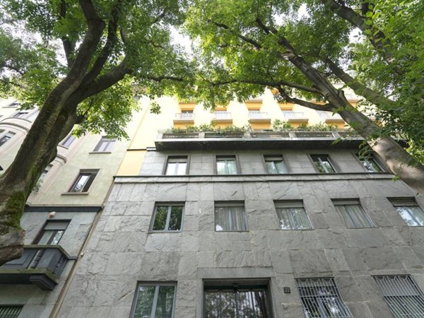 appartamento in vendita a Milano in zona Lorenteggio