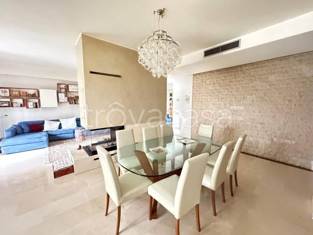 appartamento in vendita a Milano in zona Sempione