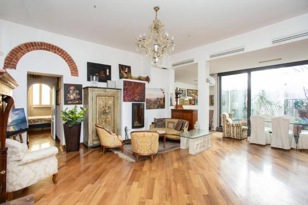 appartamento in vendita a Milano in zona Porta Genova