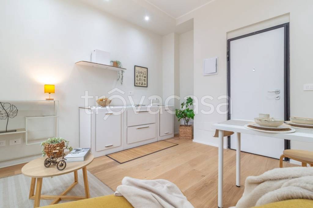 appartamento in vendita a Milano in zona Lambrate