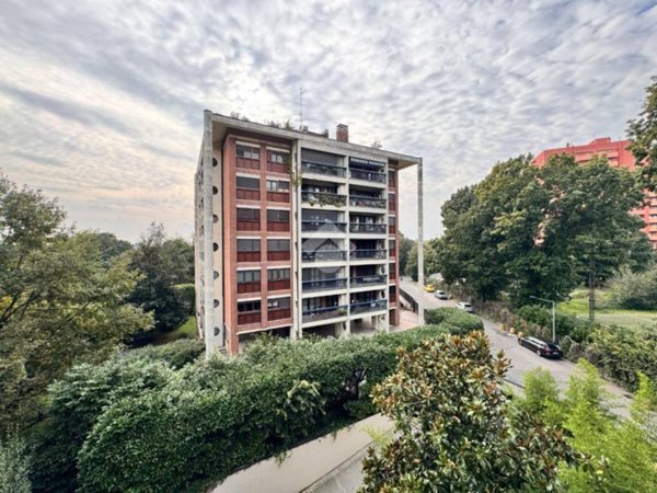 appartamento in vendita a Milano in zona Trenno